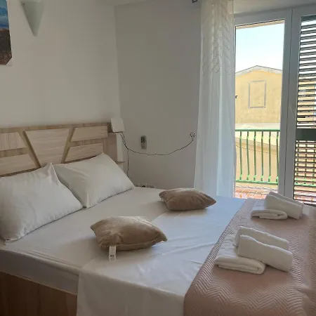 Studio Apartments Semi * Baška Voda