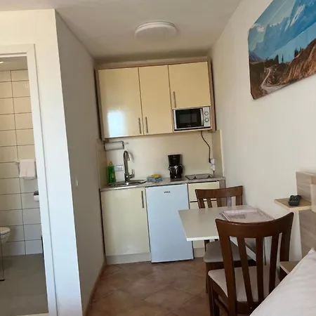 شقة Studio Apartments Semi *