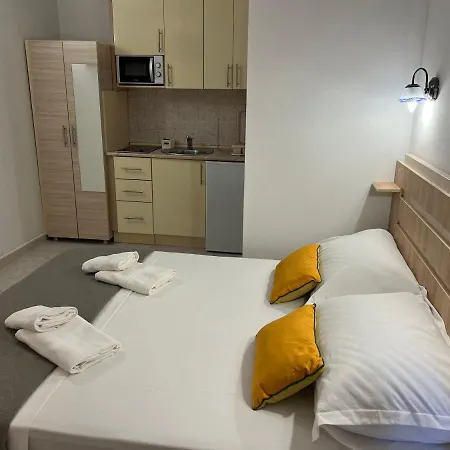 Studio Apartments Semi Apartamento *