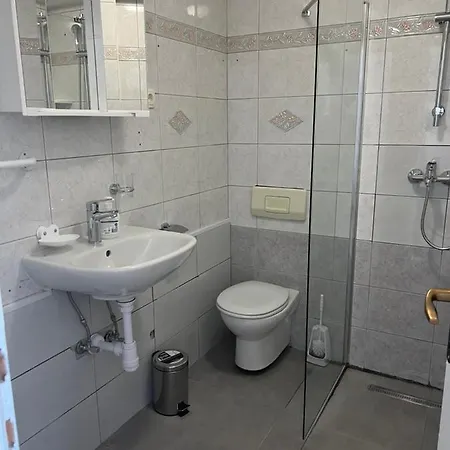 Studio Apartments Semi Apartamento Baška Voda